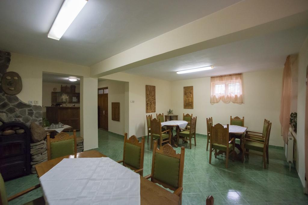 Hotel Béluci Panzió Odorheiu Secuiesc Exterior foto