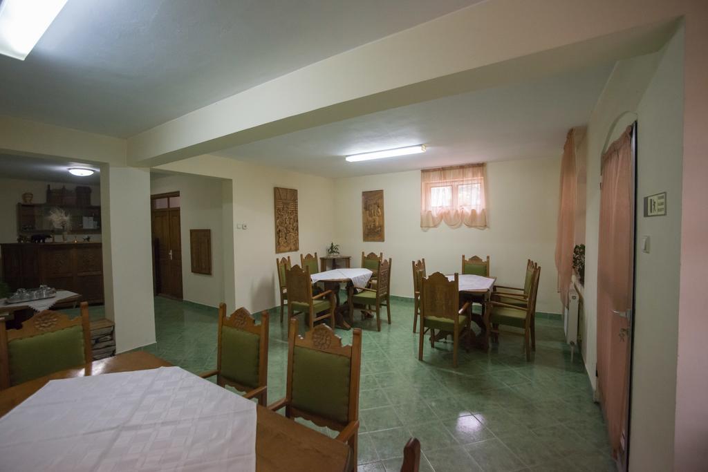 Hotel Béluci Panzió Odorheiu Secuiesc Exterior foto