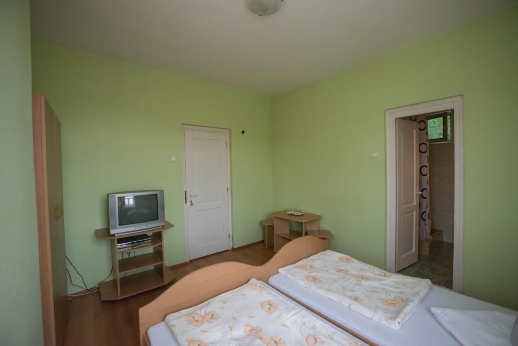 Hotel Béluci Panzió Odorheiu Secuiesc Exterior foto