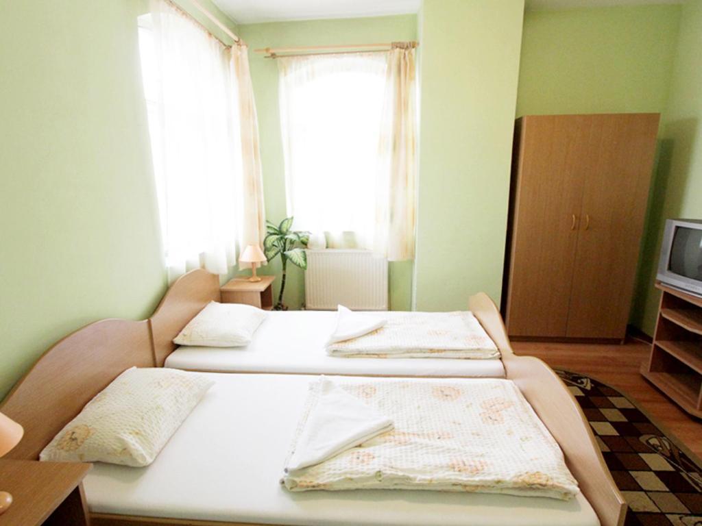 Hotel Béluci Panzió Odorheiu Secuiesc Exterior foto